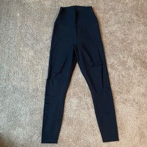 NWOT ALO yoga warrior 7/8 leggings